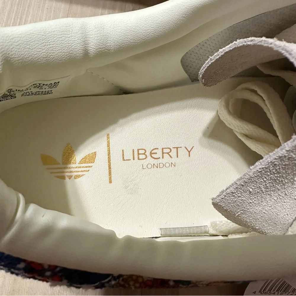 NWT Adidas GAZELLE INDOOR X LIBERTY LONDON SHOES
Size 7.5 - Picture 8 of 10